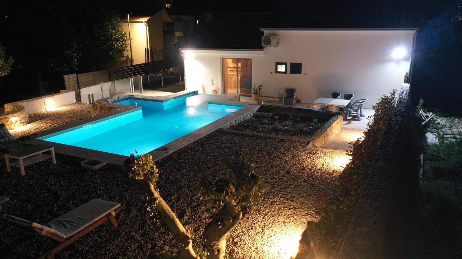 Vacation House Lavanda New! Heated Pool Zadvarje Екстериор снимка